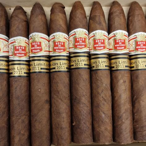 Lot 170 - Hoyo de Monterrey Short Hoyo Piramides