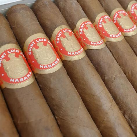 Lot 171 - Saint Luis Rey Coronas 