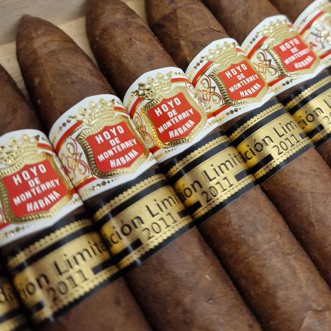 Lot 171 - Hoyo de Monterrey Short Hoyo Piramides