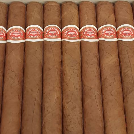 Lot 174 - Romeo y Julieta Coronas