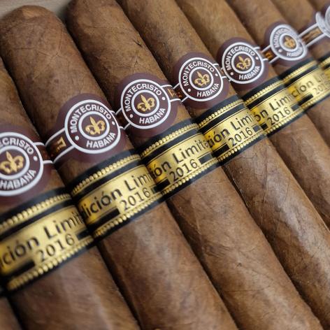 Lot 174 - Montecristo Dantes