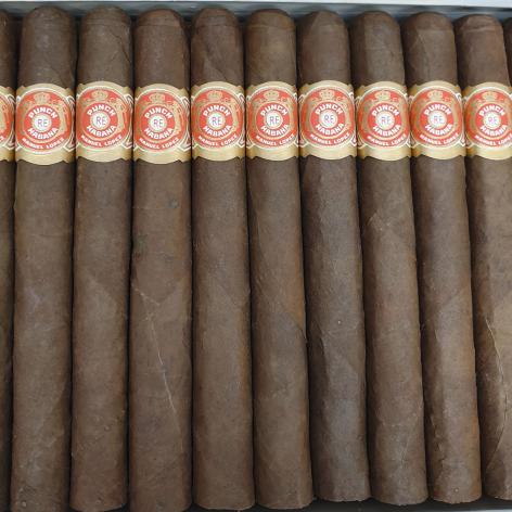 Lot 176 - Punch Coronas 