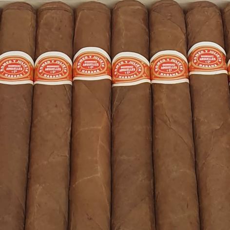 Lot 176 - Romeo y Julieta Coronas