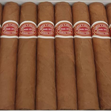 Lot 178 - Romeo y Julieta Petit Princes