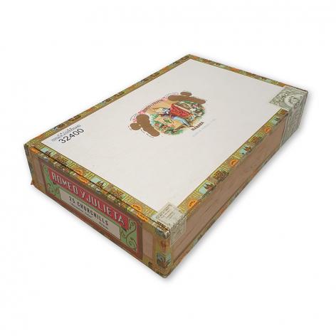 Lot 17 - Romeo y Julieta Churchills 