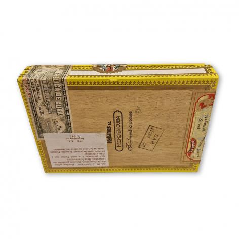 Lot 180 - Por Larranaga Petit Coronas