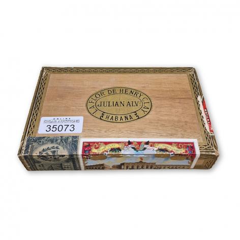 Lot 180 - Henry Clay Reina Extra Fina
