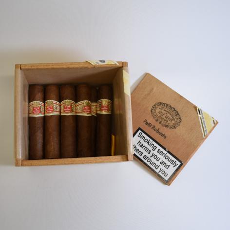 Lot 181 - Hoyo de Monterrey Petit robustos