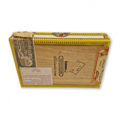 Lot 181 - Por Larranaga Petit Coronas