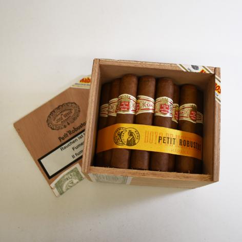 Lot 182 - Hoyo de Monterrey Petit robustos