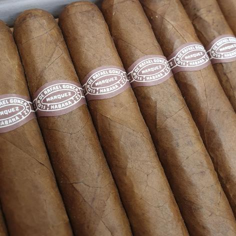 Lot 182 - Rafael Gonzalez Petit coronas 