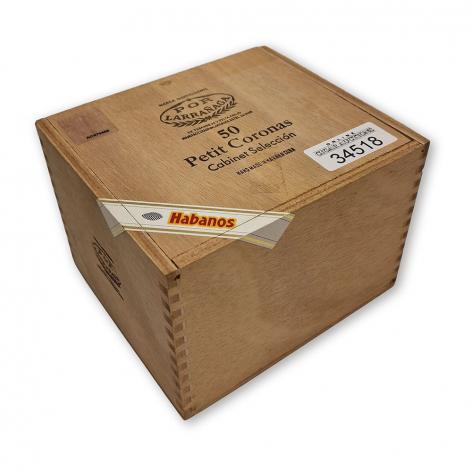 Lot 182 - Por Larranaga Petit Coronas