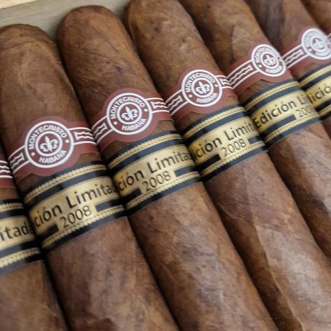 Lot 182 - Montecristo Sublimes