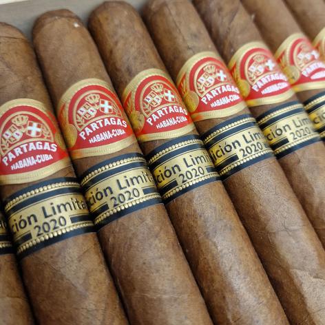 Lot 183 - Partagas Legados
