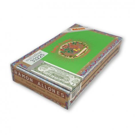 Lot 184 - Ramon Allones Small Club Coronas
