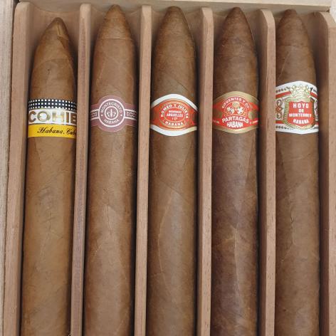 Lot 185 - Seleccion Piramides