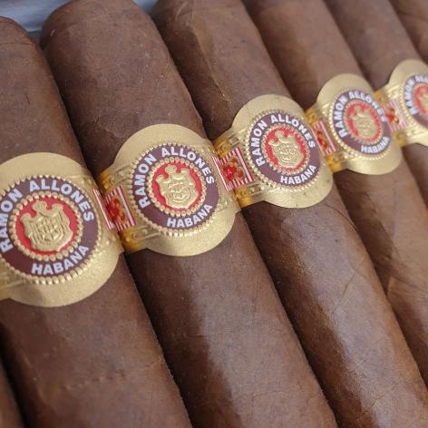 Lot 186 - Ramon Allones Specially Selected