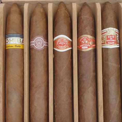 Lot 188 - Seleccion Piramides