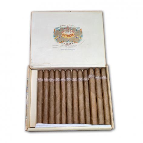 Lot 18 - H. Upmann 747 Seleccion