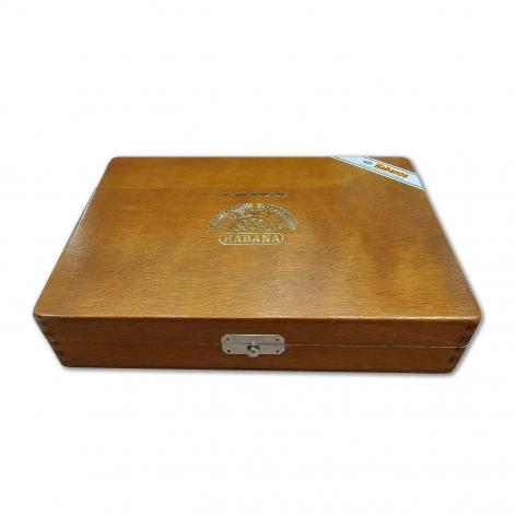 Lot 18 - H.Upmann Sir Winston