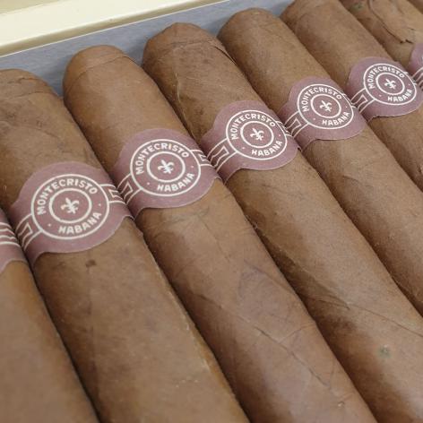 Lot 18 - Montecristo No. 3