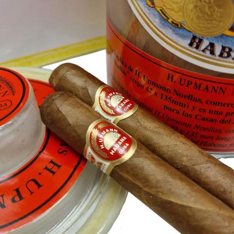 Lot 18 - H. Upmann Noellas