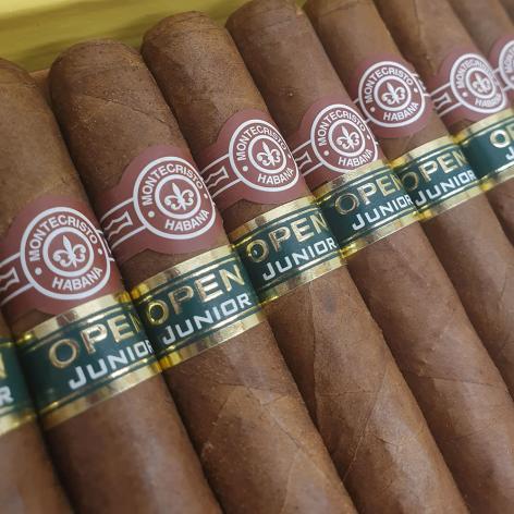 Lot 191 - Montecristo Junior