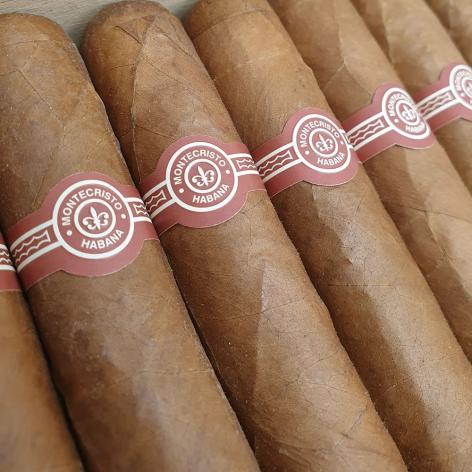 Lot 191 - Montecristo Petit Edmundo
