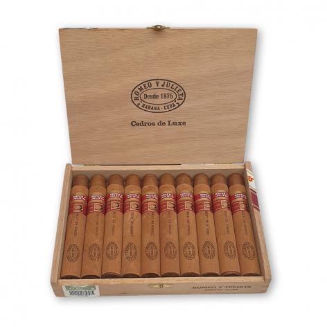 Lot 192 - Romeo y Julieta Cedros De Luxe 