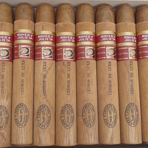 Lot 192 - Romeo y Julieta Cedros De Luxe 