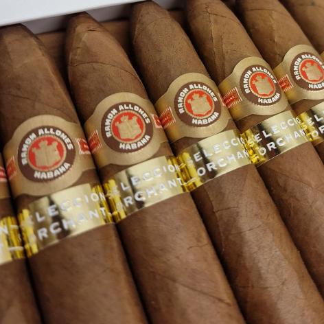 Lot 196 - Ramon Allones Belicosos Finos