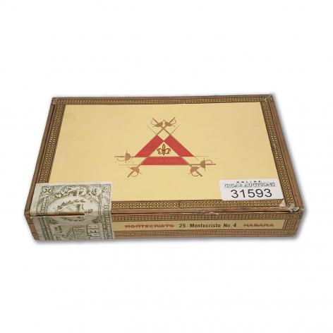 Lot 19 - Montecristo No. 4