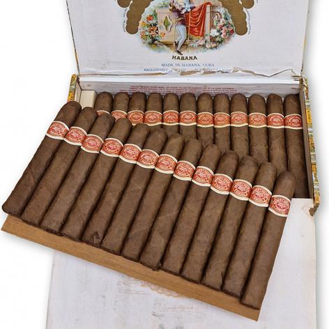 Lot 19 - Romeo y Julieta Tres Petit Coronas 