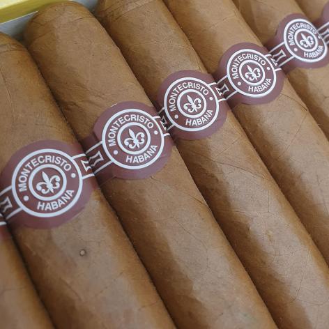 Lot 200 - Montecristo No. 4