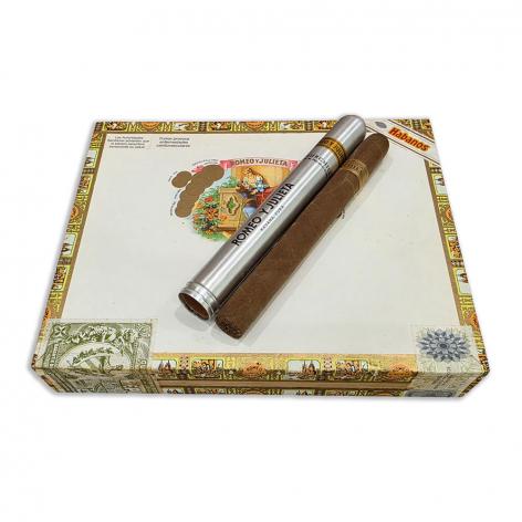 Lot 200 - Romeo y Julieta Churchills