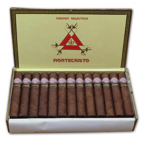 Lot 200 - Montecristo  Robustos