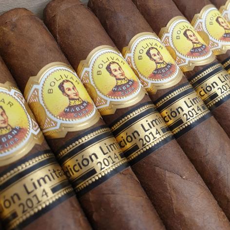 Lot 204 - Bolivar Super Coronas 