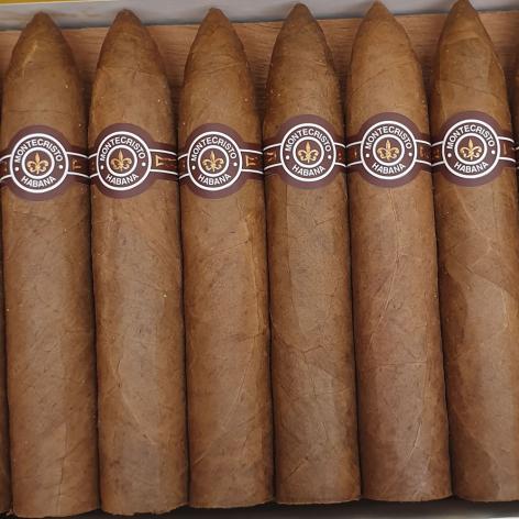 Lot 205 - Montecristo Petit No. 2