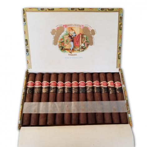 Lot 205 - Romeo y Julieta Escudos