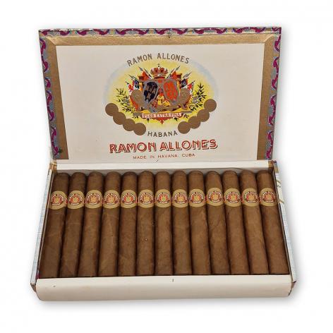 Lot 208 - Ramon Allones Small Club Coronas