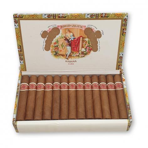 Lot 209 - Romeo y Julieta Petit Princes