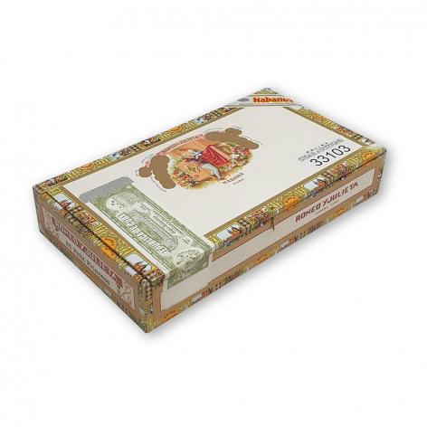 Lot 209 - Romeo y Julieta Petit Princes