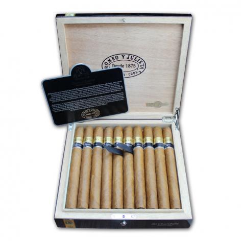 Lot 209 - Romeo y Julieta Churchills Reserva