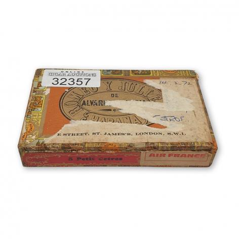 Lot 20 - Romeo y Julieta Petit Cetros 