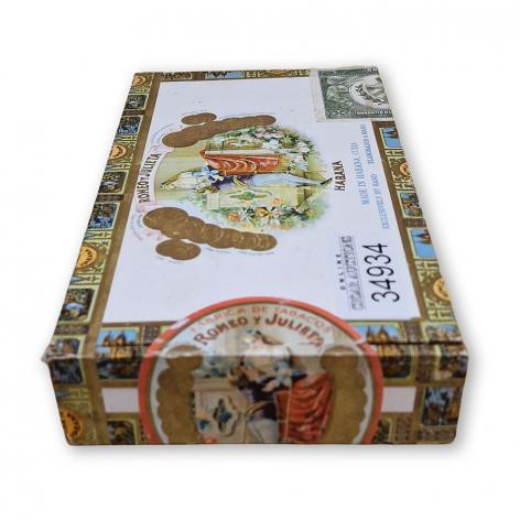 Lot 20 - Romeo y Julieta Tres Petit Coronas 