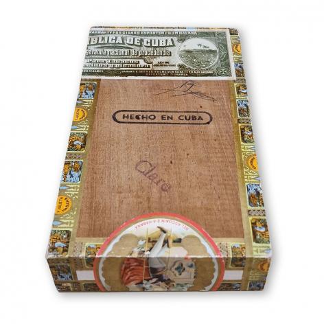 Lot 20 - Romeo y Julieta Tres Petit Coronas 