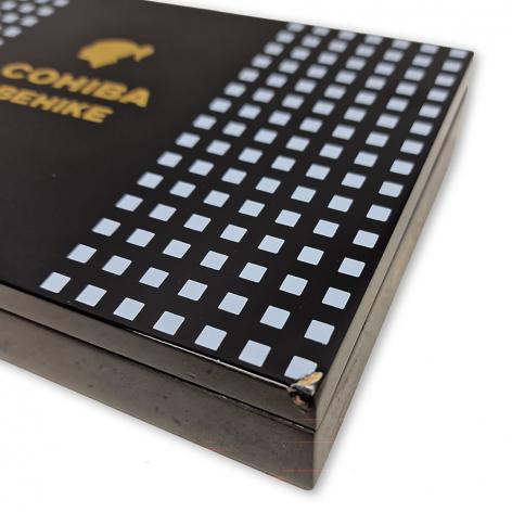 Lot 20 - Cohiba Behike 52