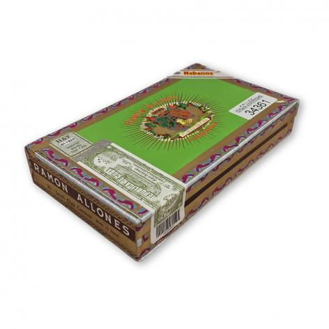 Lot 210 - Ramon Allones Small Club Coronas