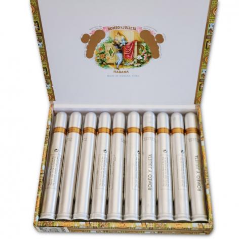 Lot 211 - Romeo y Julieta Churchills