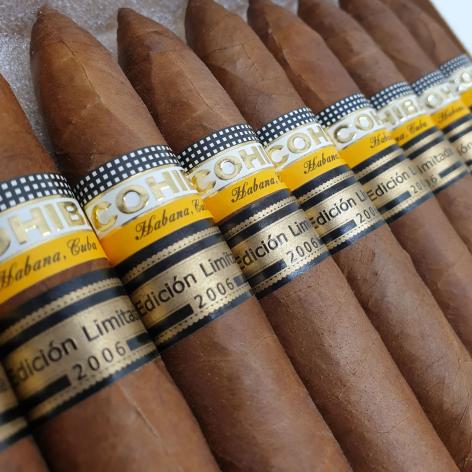 Lot 211 - Cohiba Piramides 